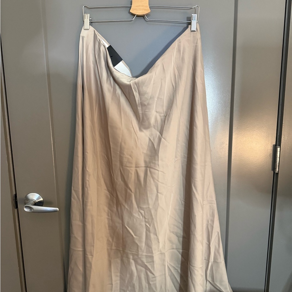 Banana Republic Elegant Cream Skirt